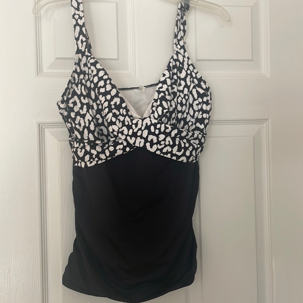 Lands End tankini with underwire Black & white size 14